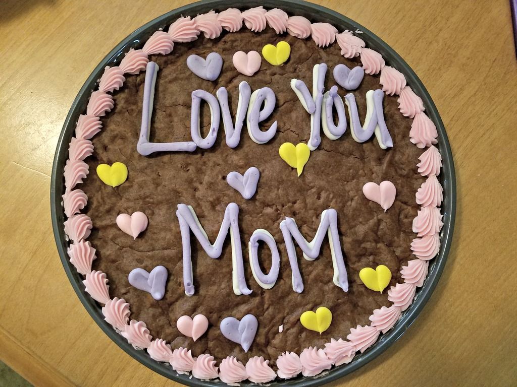 GourmetGiftBaskets Mother's Day Brownie Cake
