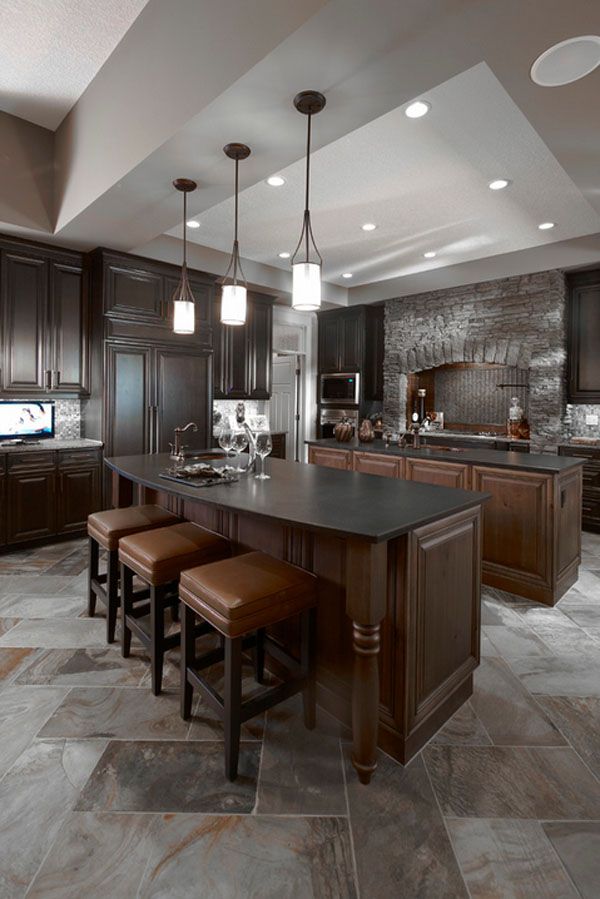 Traditional kitchen with large island